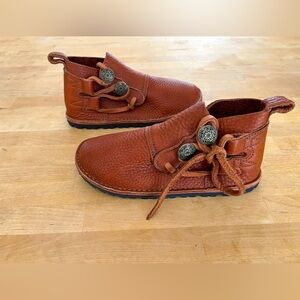 women’s size 7 two button boot